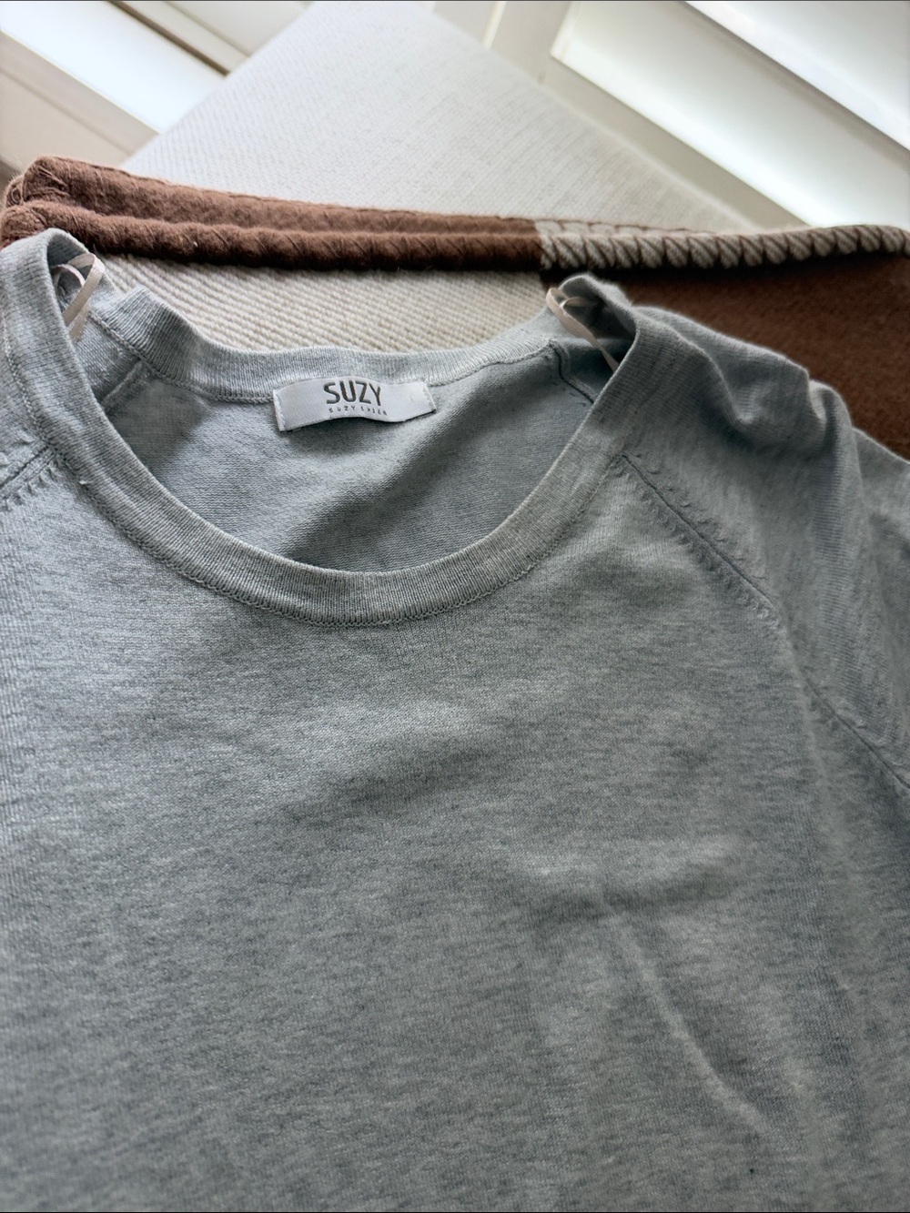 Suzy Shier Light Gray Crewneck long Sleeve Tee